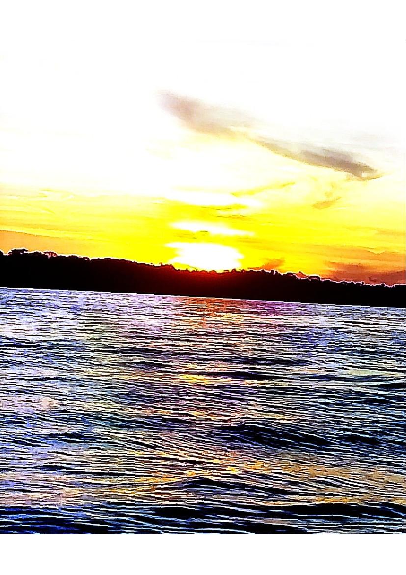 Pôr do sol sobre o rio na Amazônia
